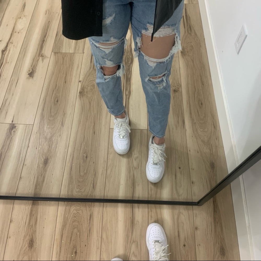 American eagle distressed mom jeans - Picture 2 of 8